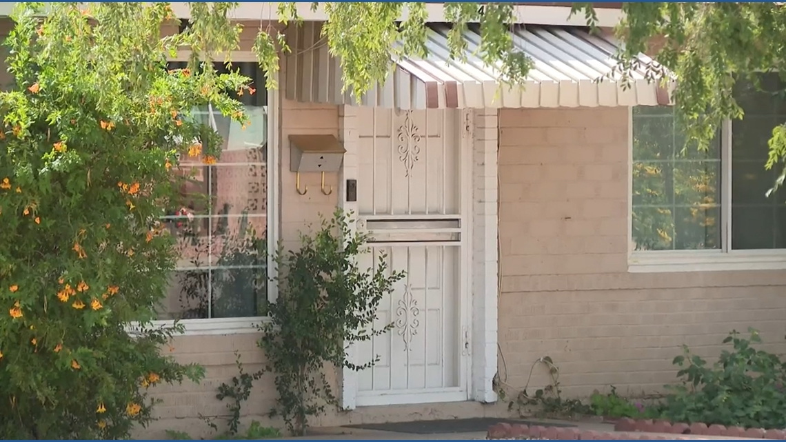 Phoenix broker accused of answering the door naked