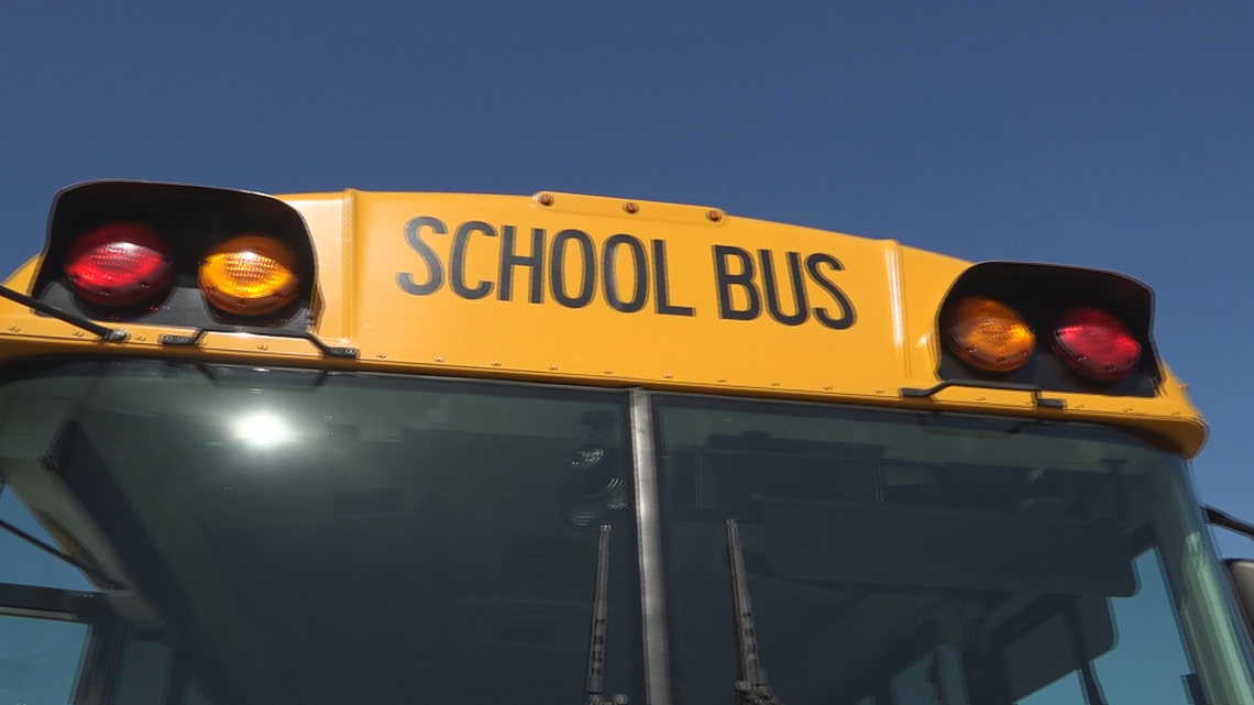 El distrito escolar de Arizona enfrenta escasez de conductores de autobús debido al COVID-19 - Vimarsana News