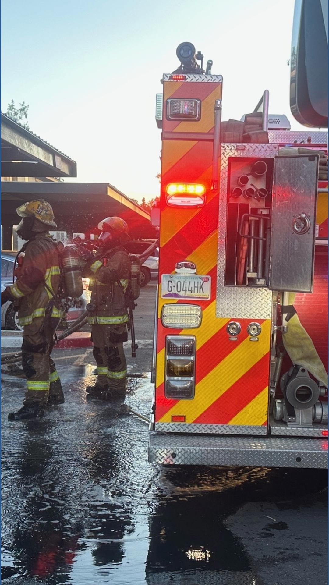 North Phoenix apartment fire leaves elderly man dead | 12news.com