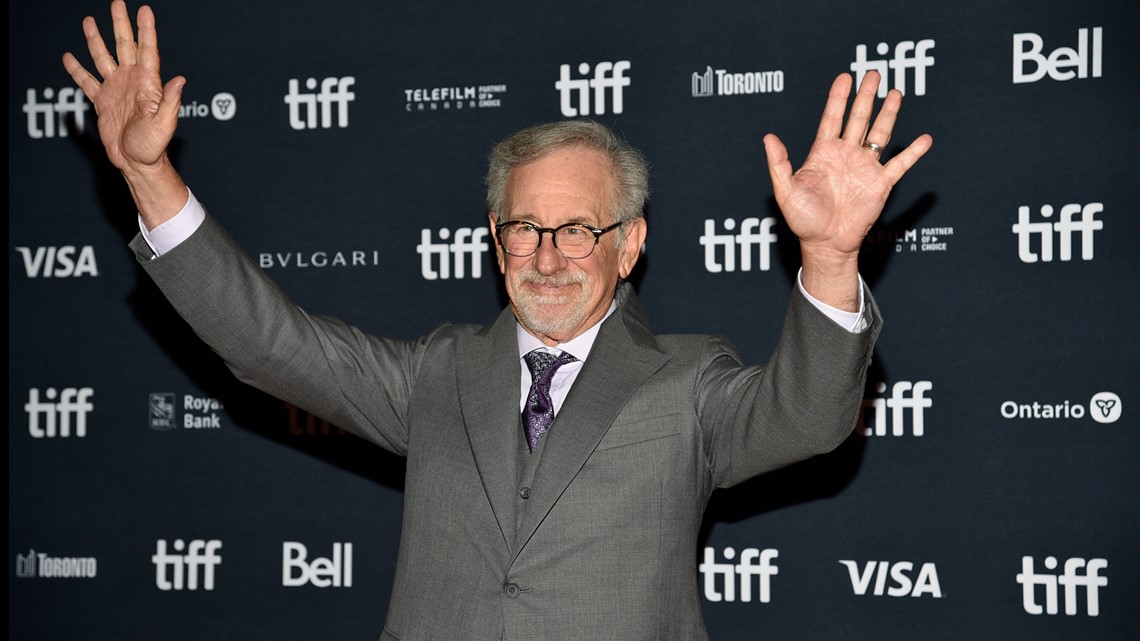 Steven Spielberg memulai debut memoar filmnya yang berbasis di Arizona