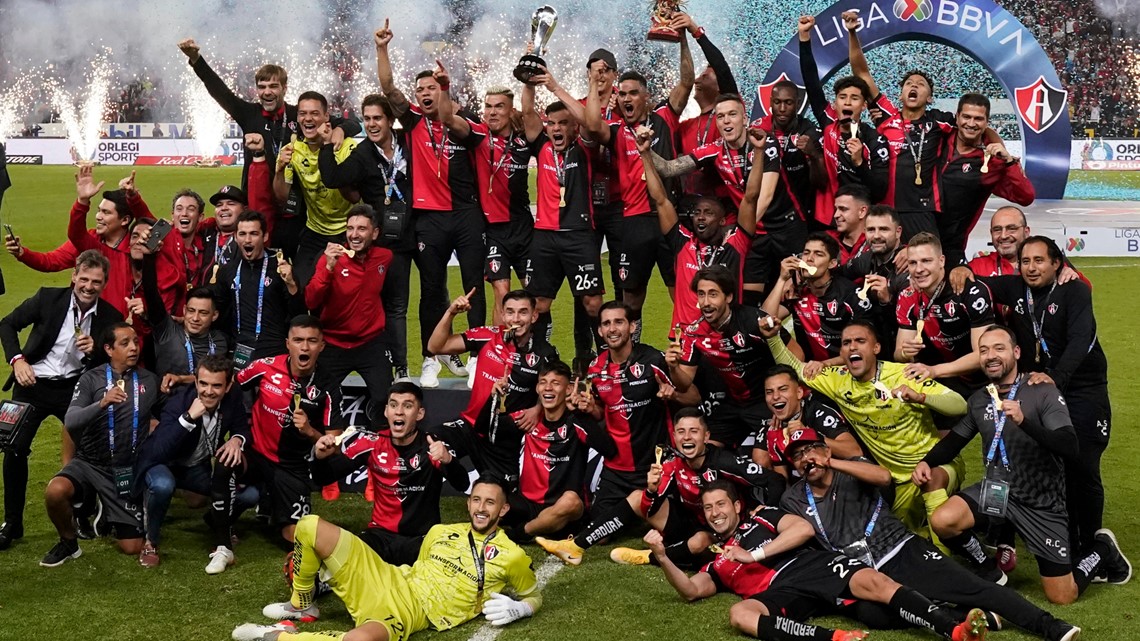 12 Berita Olahraga: Atlas mematahkan kutukan setelah 70 tahun menjadi juara baru sepak bola Meksiko