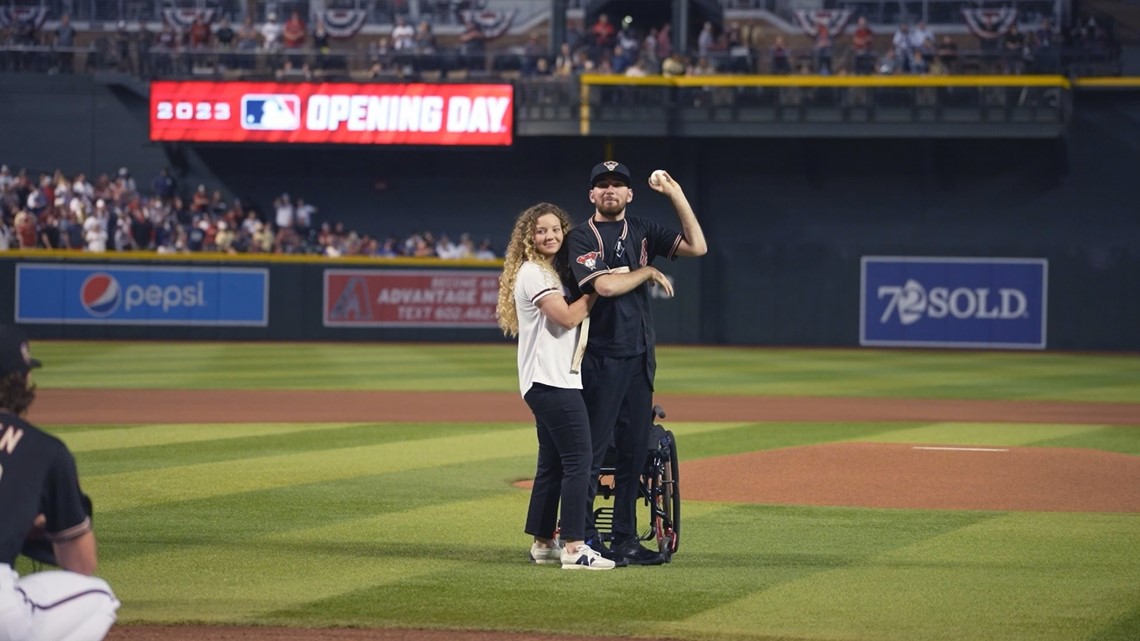 DBacks-Phillies Game 5 at Chase Field: Who's throwing the 1st pitch and  when the gates open