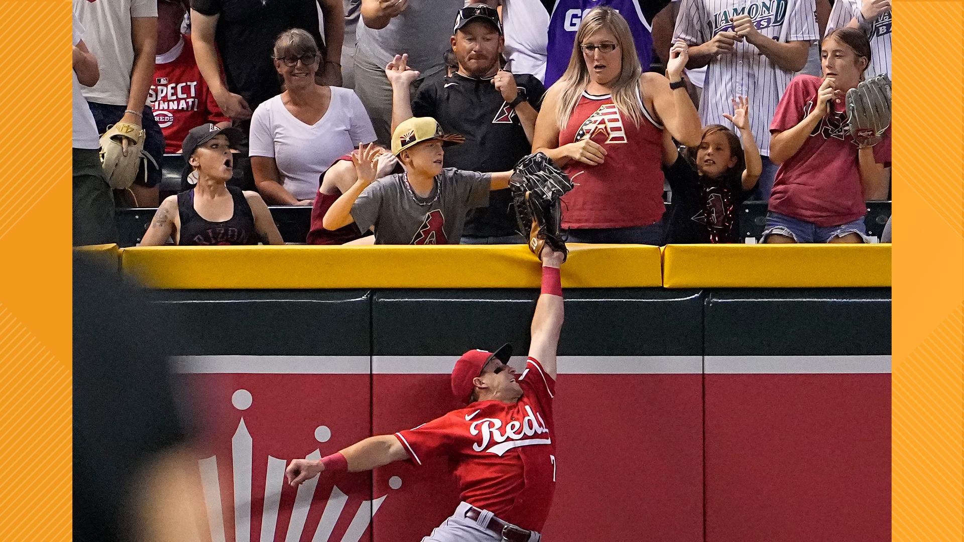 Bizarre fan interference at Diamondbacks Reds game
