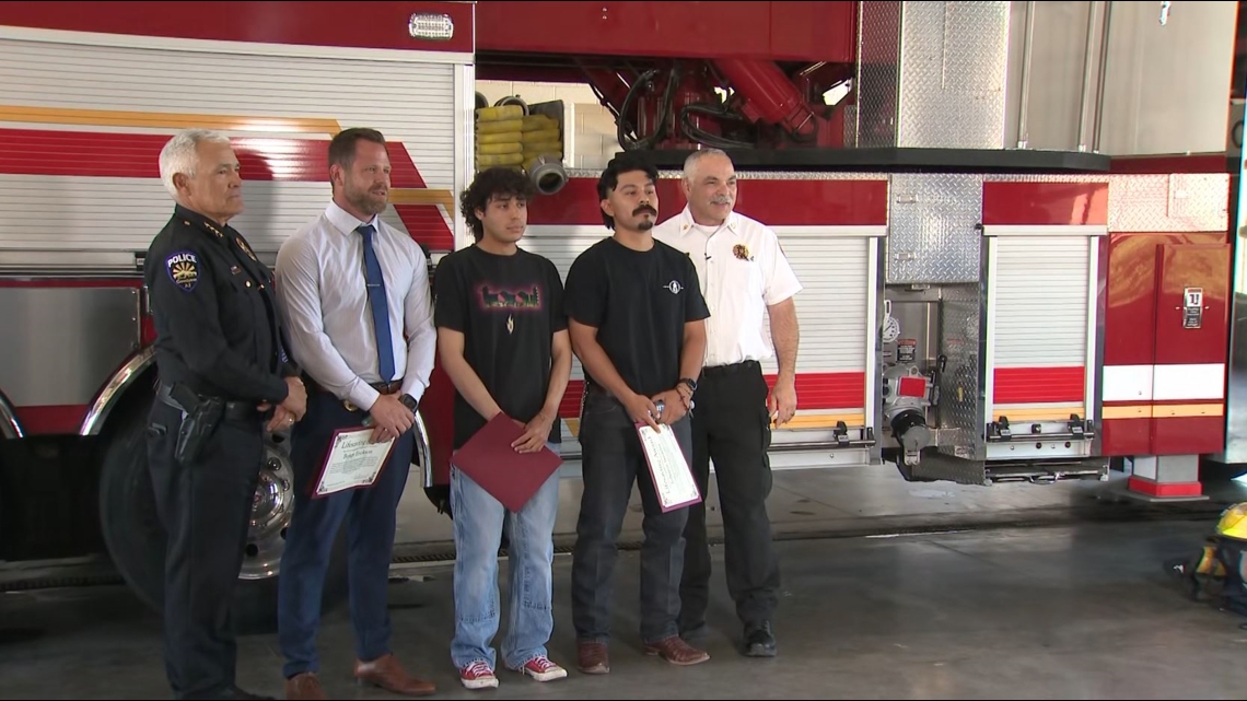 3 men being hailed as heroes for saving man from burning car - Vimarsana News