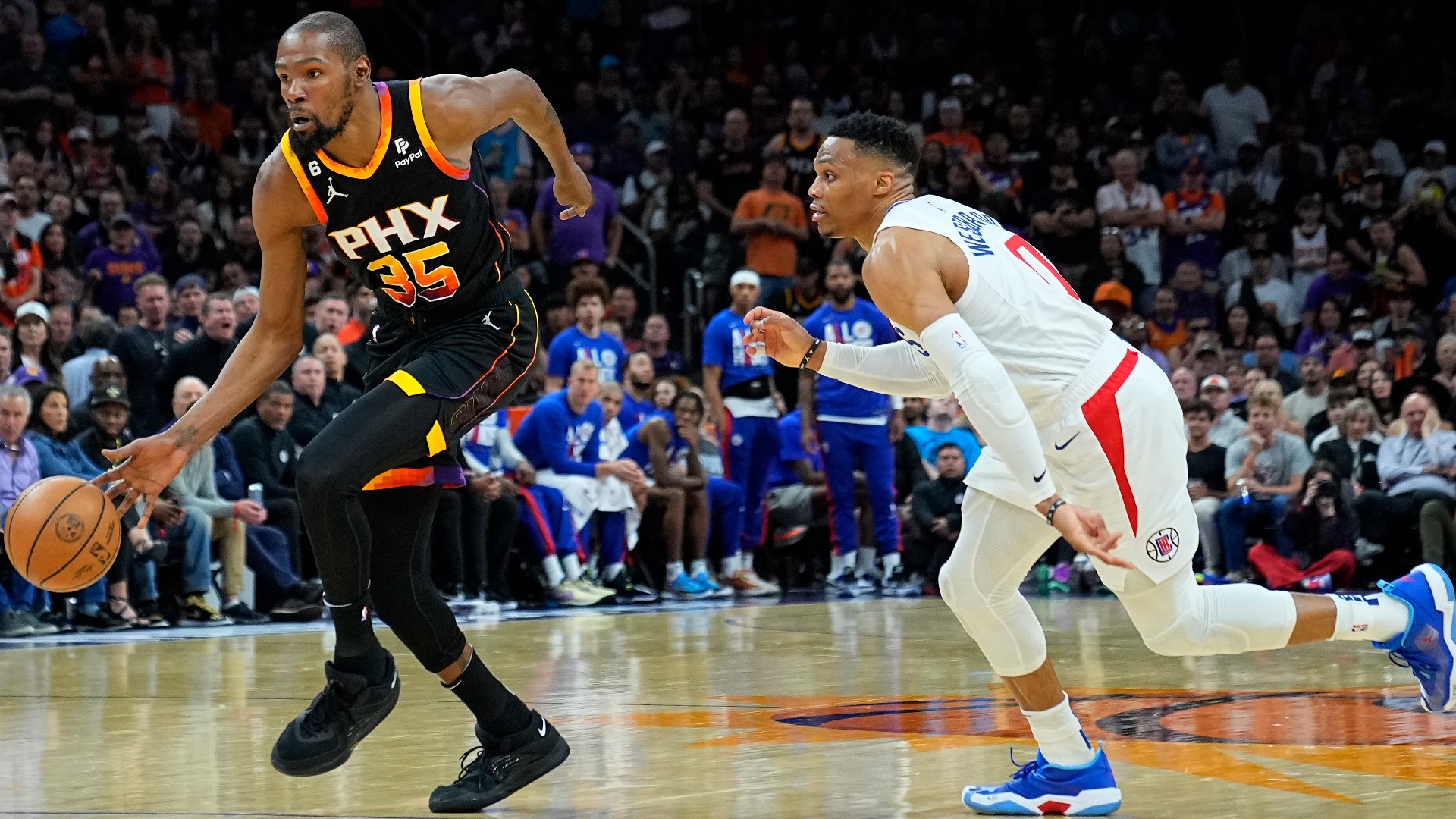 Los Angeles Clippers se impusieron sobre los Phoenix Suns en su visita al desierto.