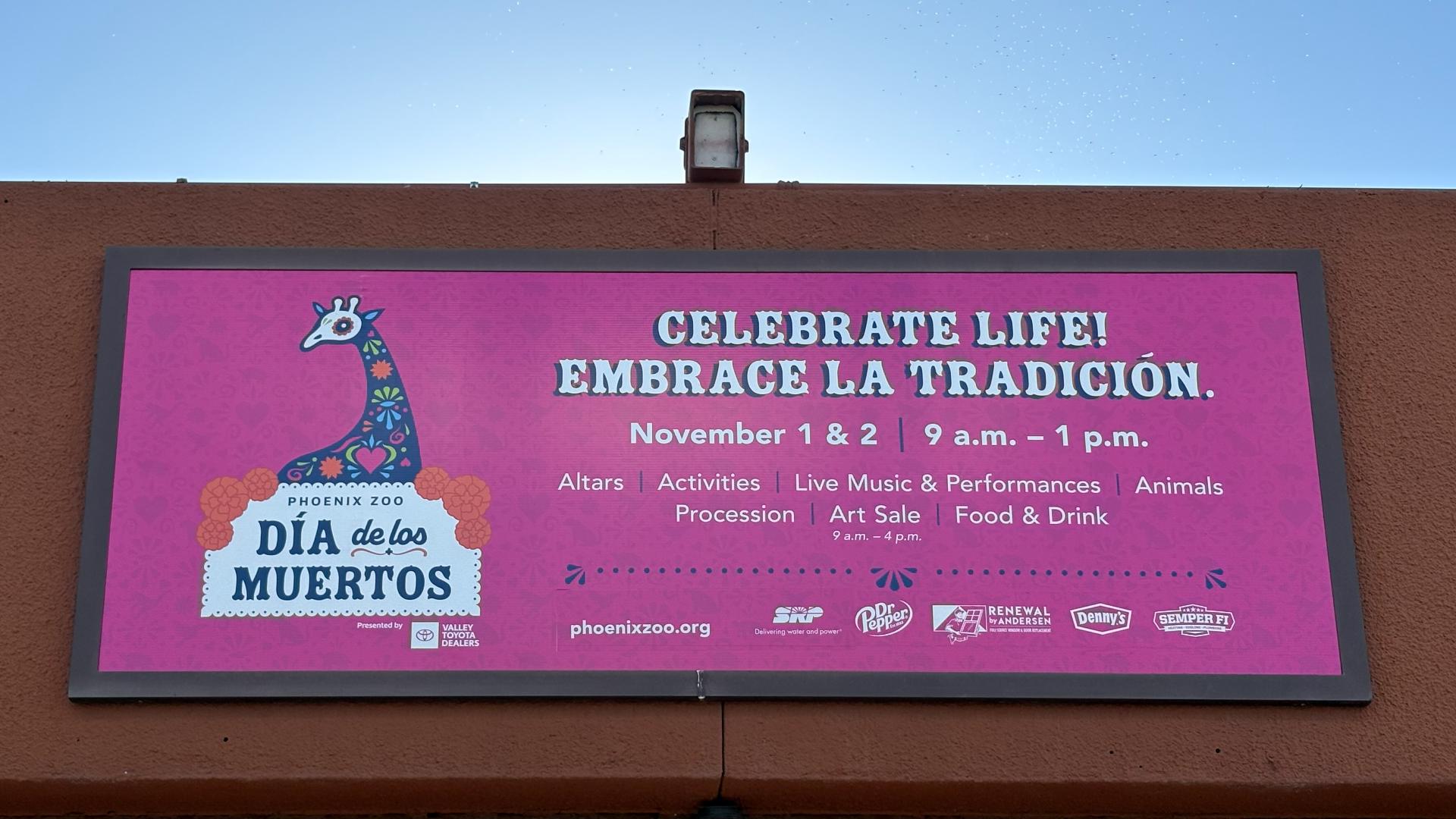 El Día de los Muertos es una tradición que ha trascendido fronteras y el Zoológico de Phoenix este año dedica un espacio a dicha celebración.