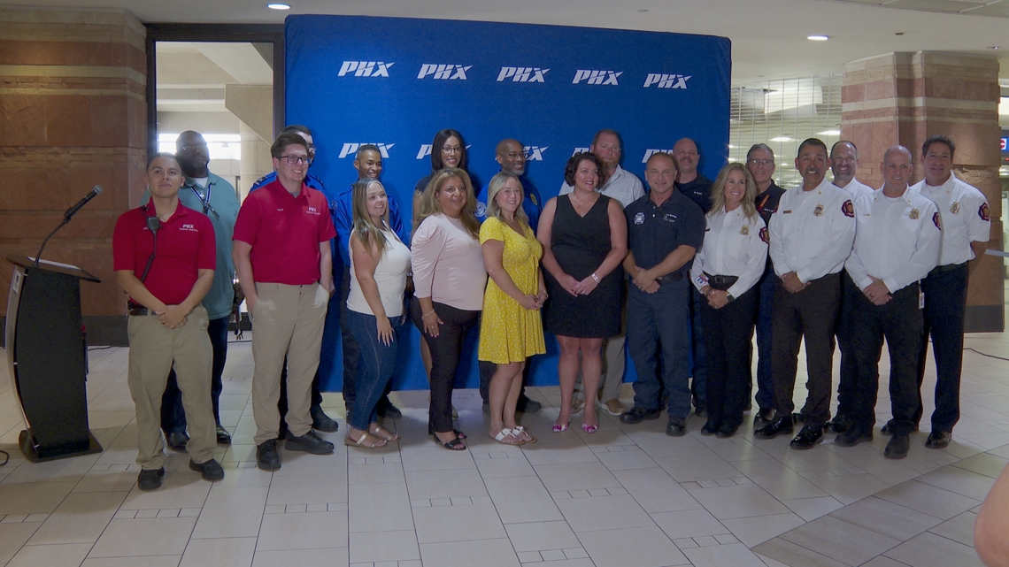 Iowa woman thanks Sky Harbor staff, paramedics for saving her life