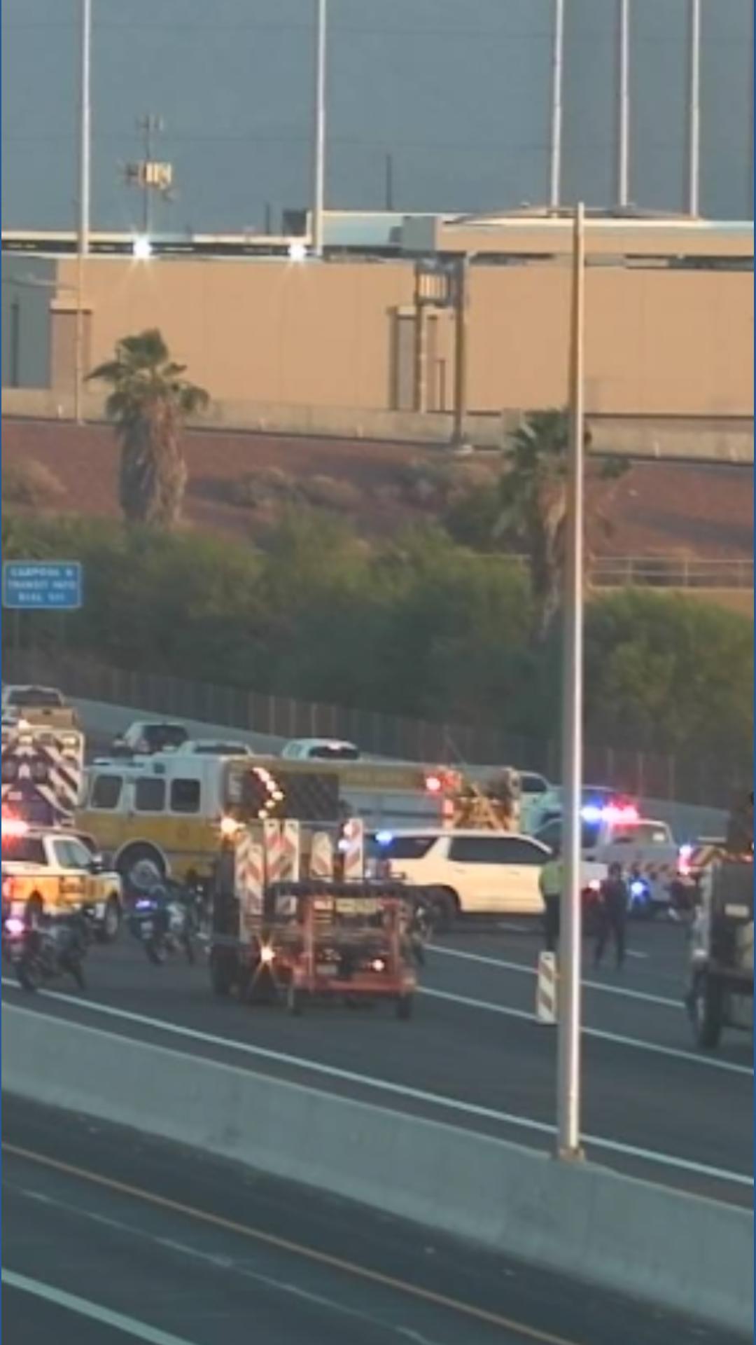 Multi-vehicle crash blocks Loop 101 lanes in Glendale | 12news.com