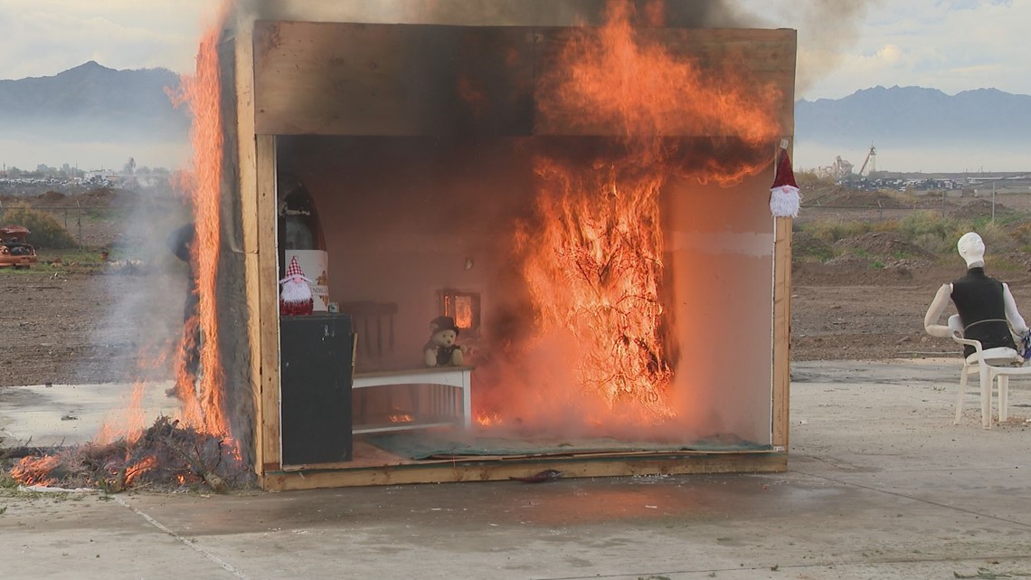 Experts show dangers of dry Christmas trees and illegal fireworks - Vimarsana News