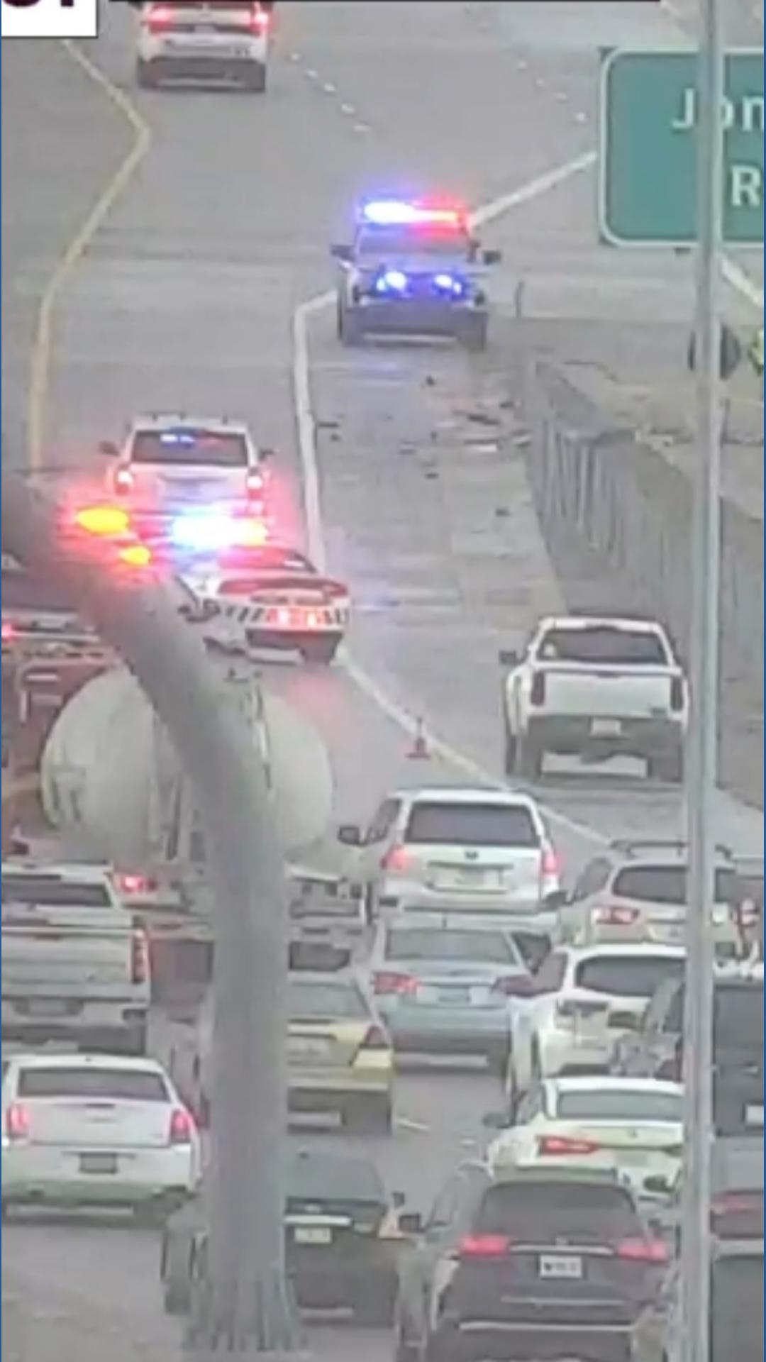 Driver dies after ejected in rollover crash on I-17 in Phoenix | 12news.com