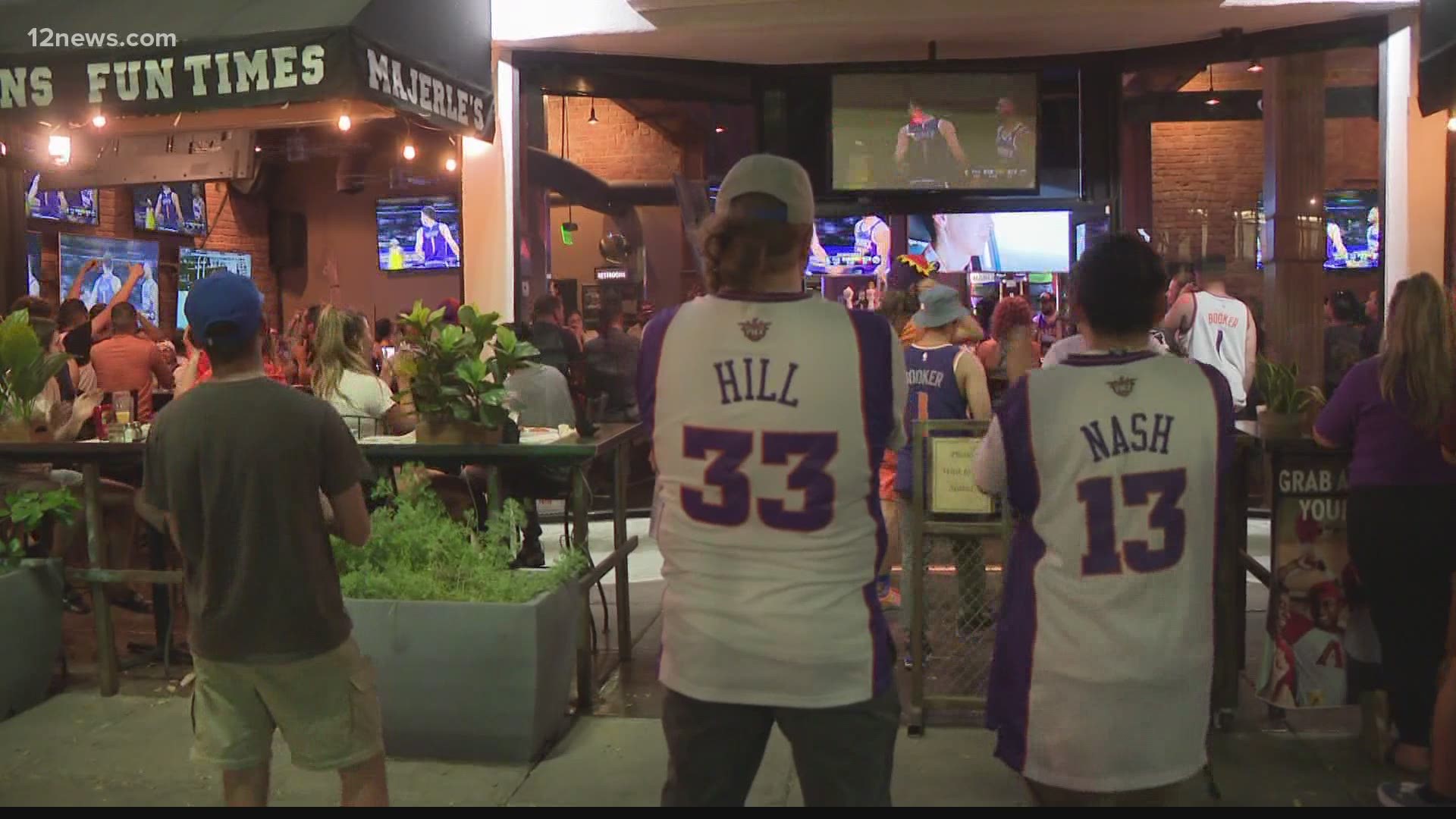 Phoenix Suns fans are pumped up for the next round after the team won its first-round series over The Los Angeles Lakers. Jen Wahl has more.