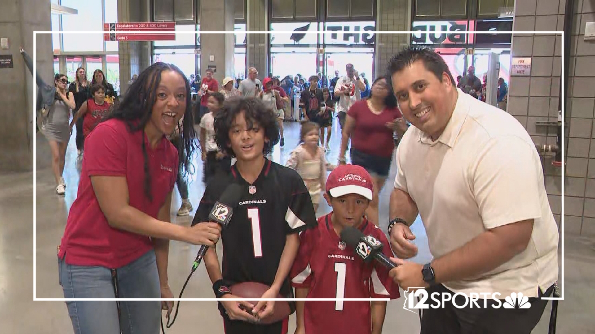 Lina Washington and Cam Cox catch up with fans ahead of the Cardinals first day of open practice ahead of the 2025-26 season.