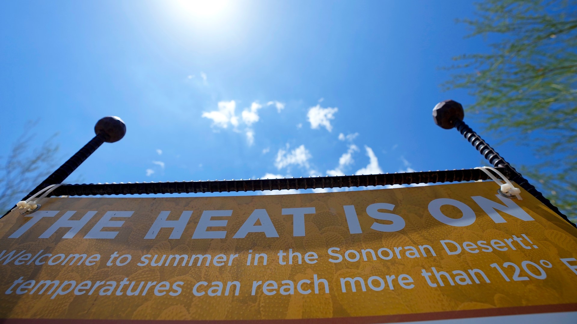 first-heat-related-deaths-of-2024-recorded-in-maricopa-county-12news