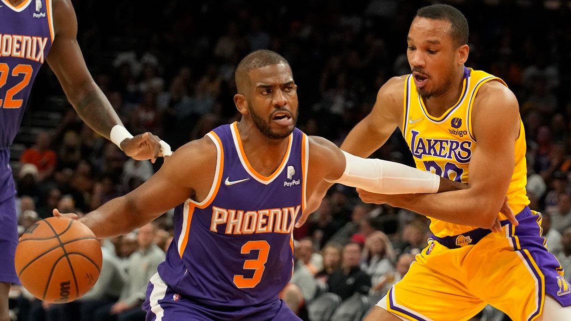 Phoenix Suns menetapkan rekor waralaba baru untuk kemenangan dalam satu musim dan menyingkirkan Los Angeles Lakers dalam prosesnya.