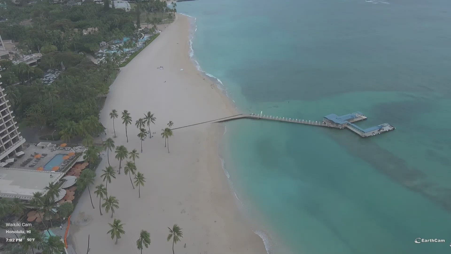 People started evacuating Hawaii as soon as warnings came in. The waves come from an 8.8-magnitude earthquake off the coast of Russia.
