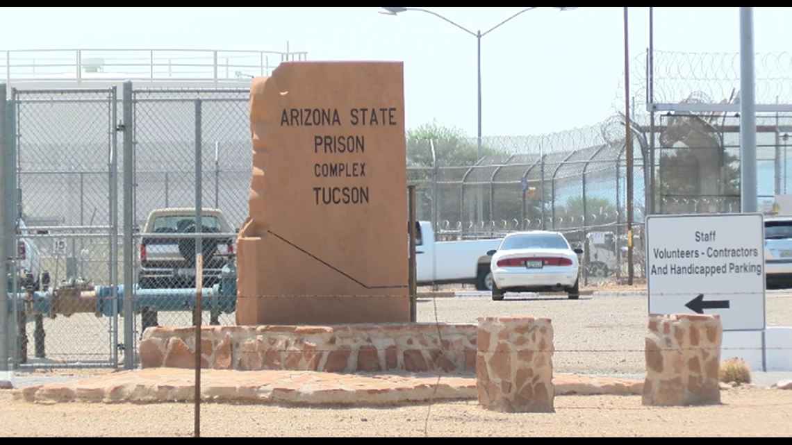 Narapidana melarikan diri dari penjara Tucson