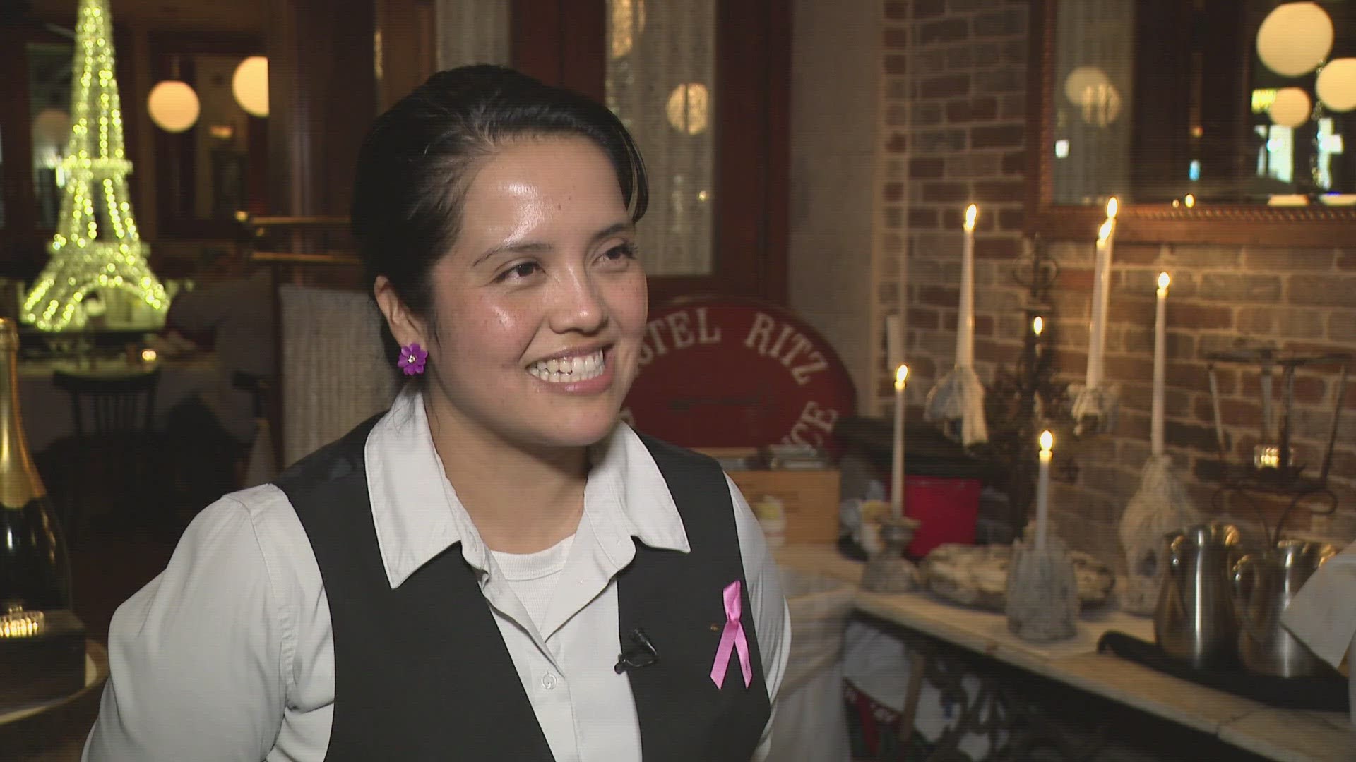 This Server of the Week has been bringing smiles to customers for more than 20 years. Here's her story.