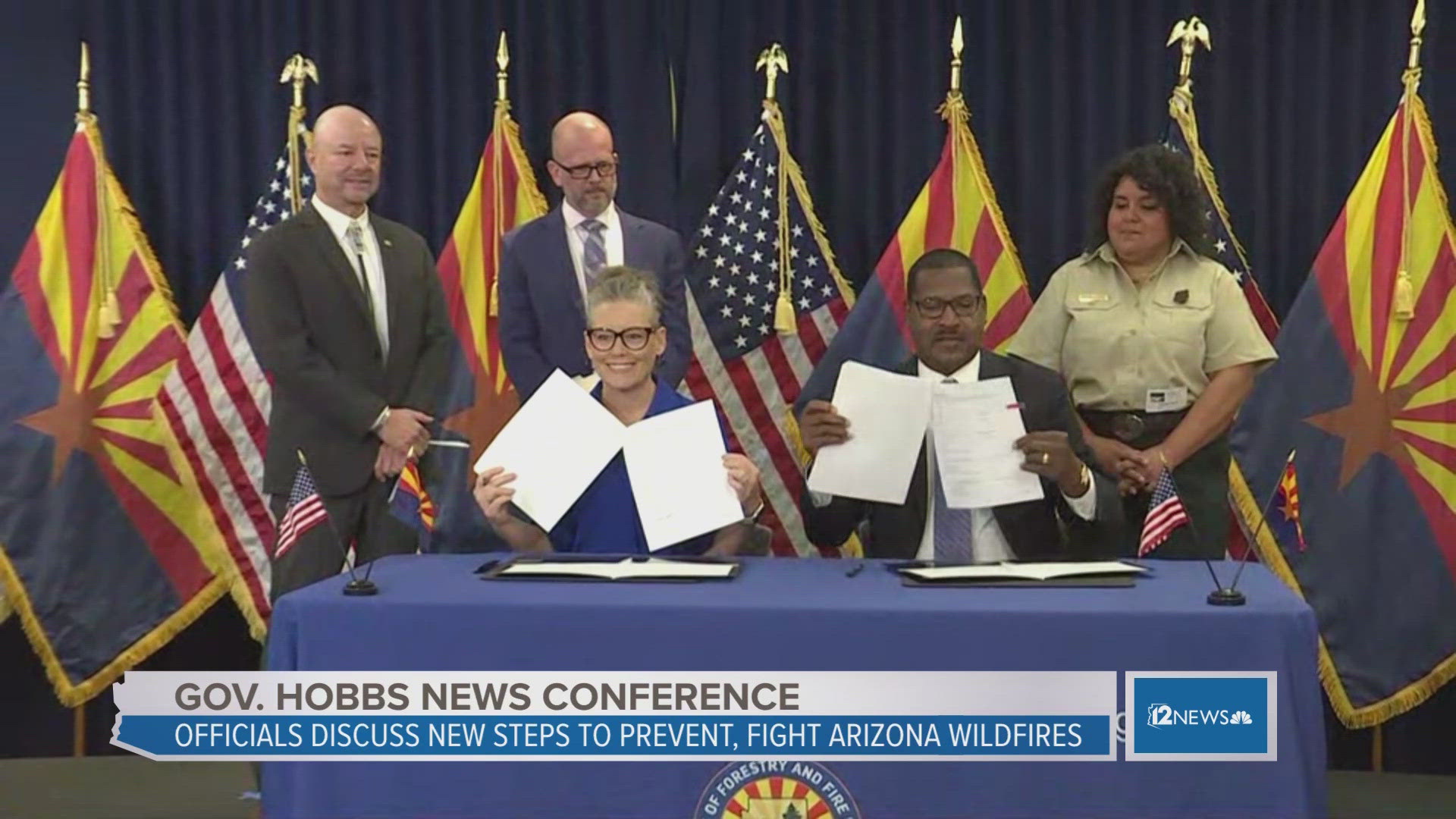 Arizona Governor Katie Hobbs, USFS and DFFM sign a new agreement that will help increase cooperation to prevent and fight wildfires in the state.