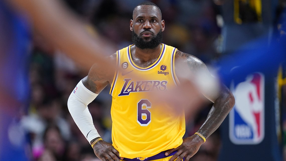 Akankah bintang Los Angeles Lakers LeBron James benar-benar pensiun?