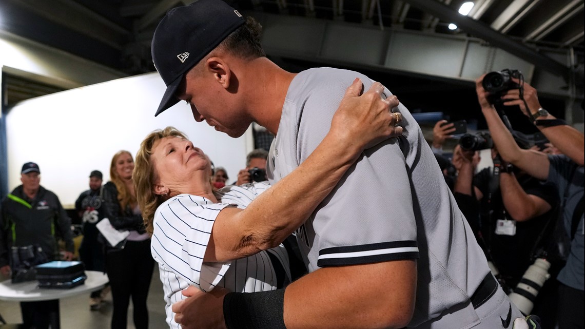 Aaron Judge Yankees mendapatkan kembali bola home run ke-61