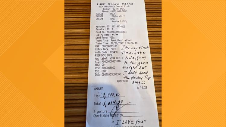 Former NFL player leaves $1,000 tip at IHOP ahead of Tennessee vs. Kentucky game
