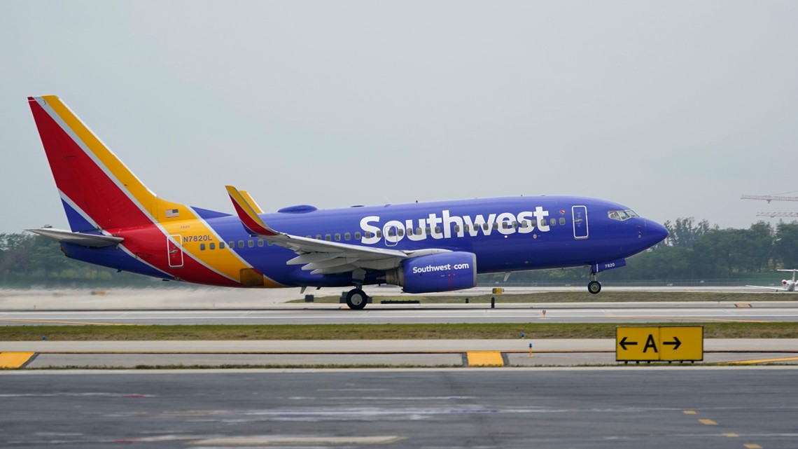 Karyawan Southwest Airlines diserang oleh penumpang, kata para pejabat