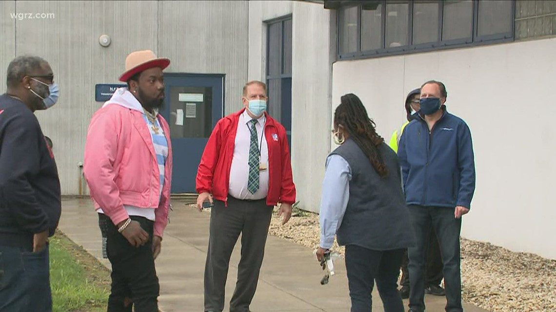 Buffalo rapper Conway the Machine gives back to NFTA