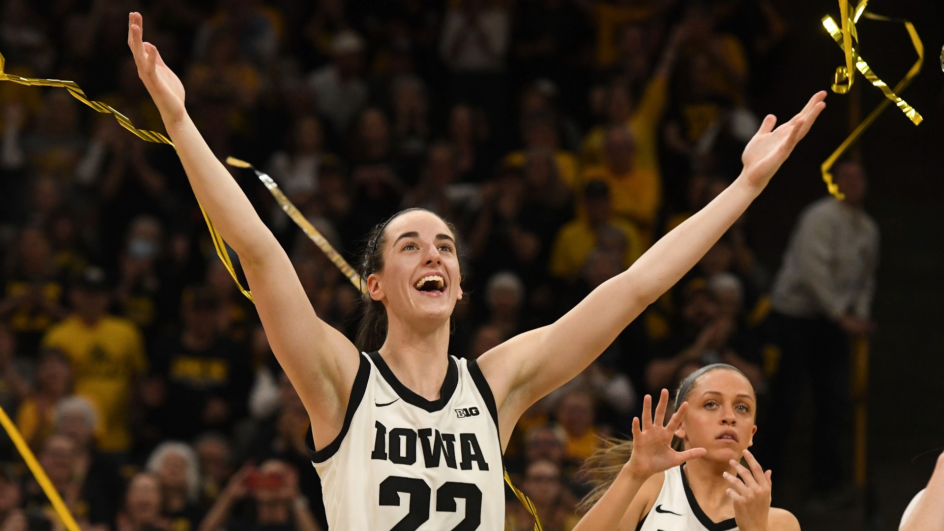 Iowa women's basketball: Caitlin Clark surpasses Pete Maravich | 12news.com