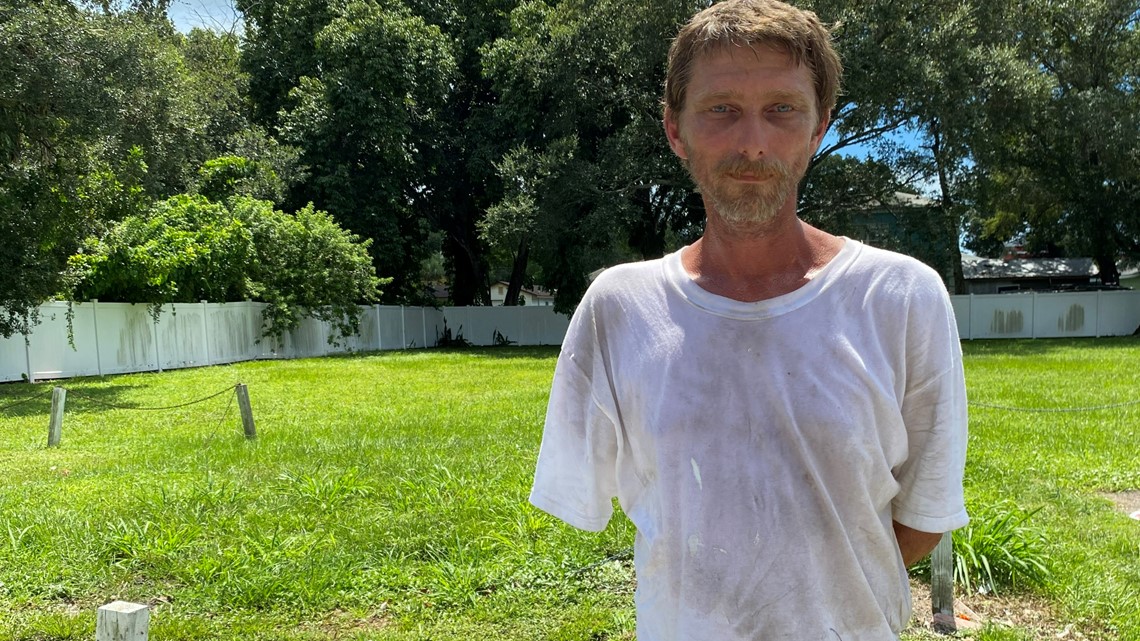 Florida man loses his arm to a gator swimming across a lake - Vimarsana News