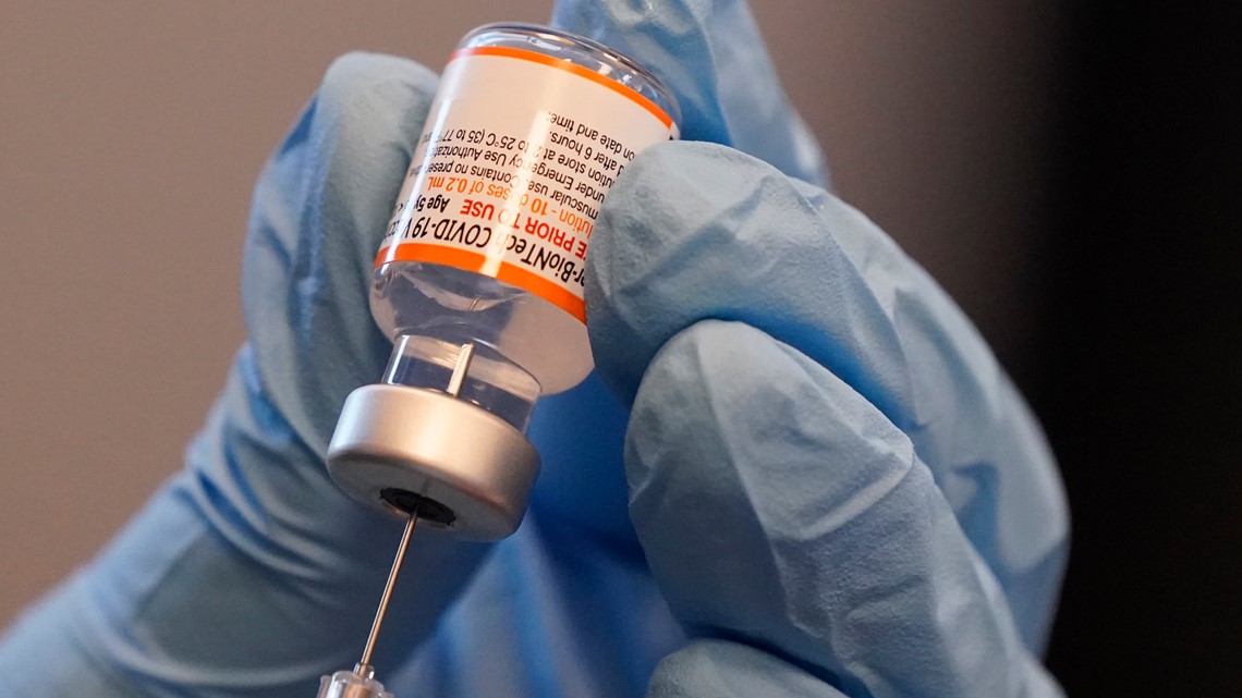 Vaksin Pfizer COVID: Kapan anak-anak dan remaja bisa mendapatkan suntikan booster?