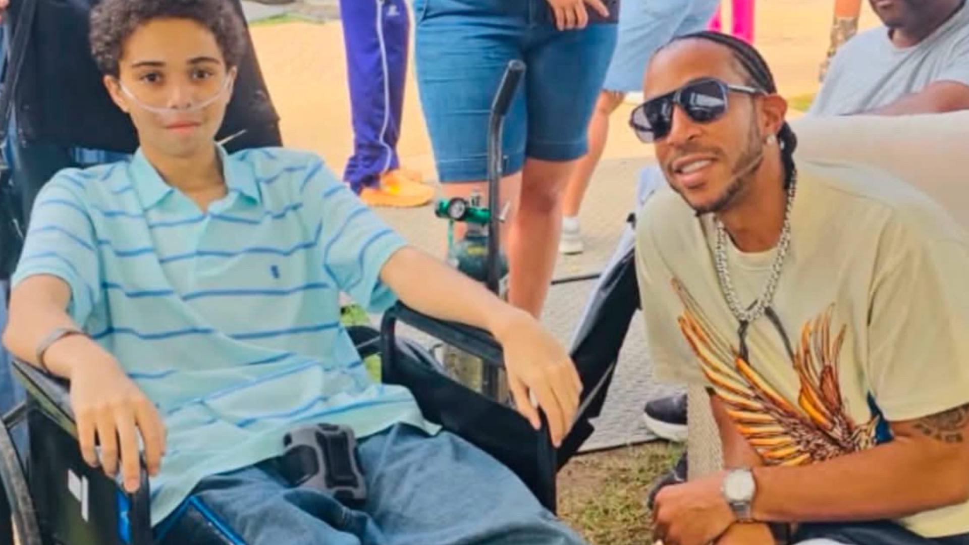 Teen who inspired community support dies after meeting Ludacris, favorite artists Leeland Harris, 16, fulfilled dreams of meeting favorite musicians and receiving a home music studio before his death from bone cancer.