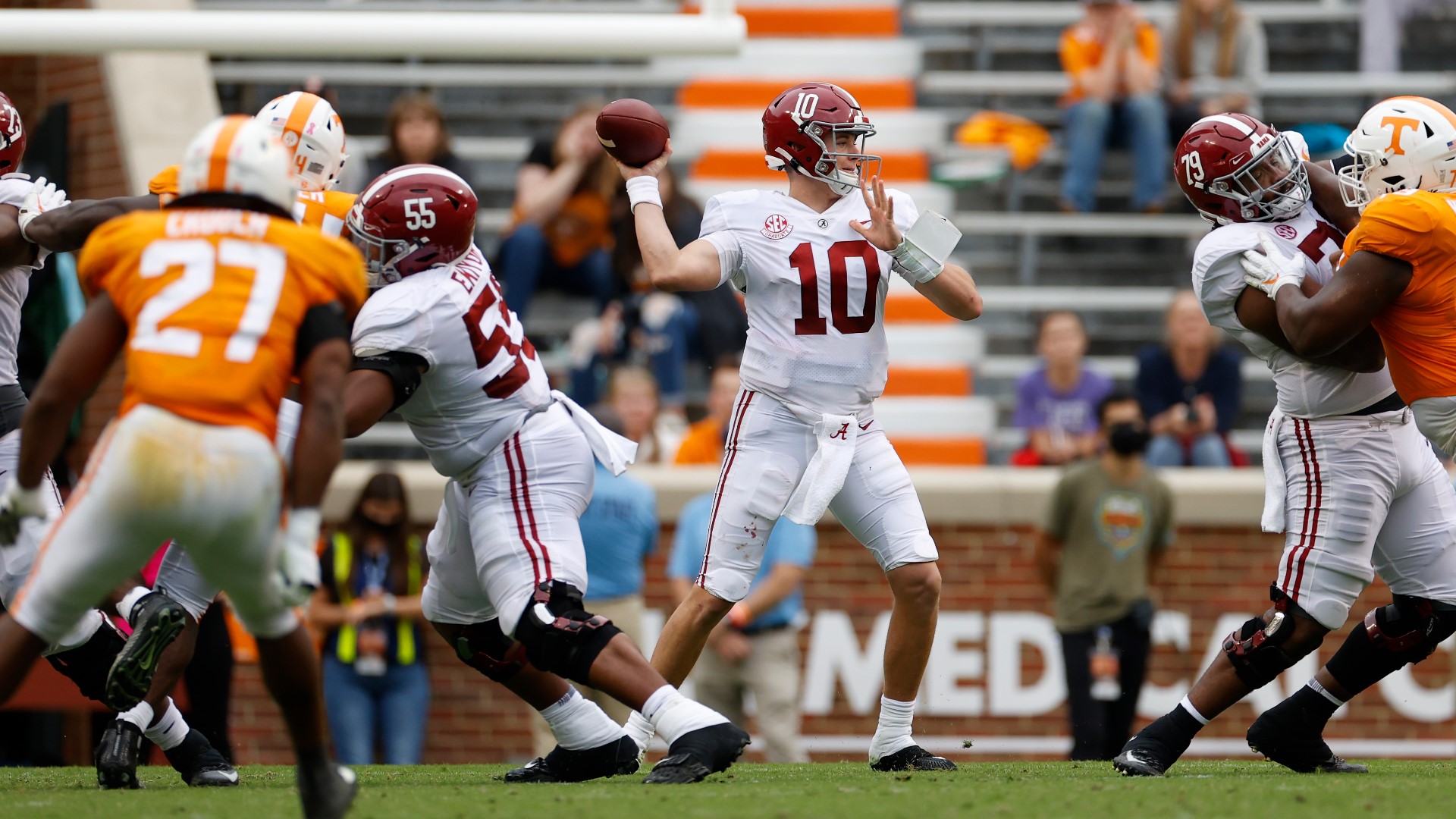 Mac Jones earns SEC Co-Offensive Player of the Week Award | 12news.com